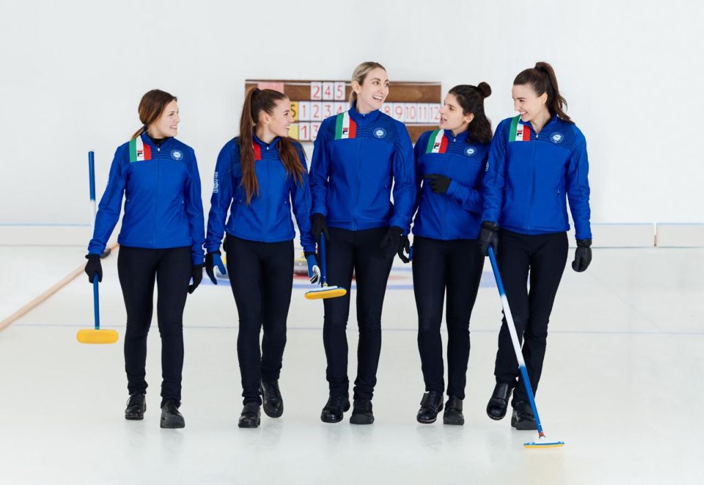 Milano-Cortina, Airbnb lancia un’esperienza con le Azzurre del curling Milano-Cortina, Airbnb lancia un’esperienza con le Azzurre del curling