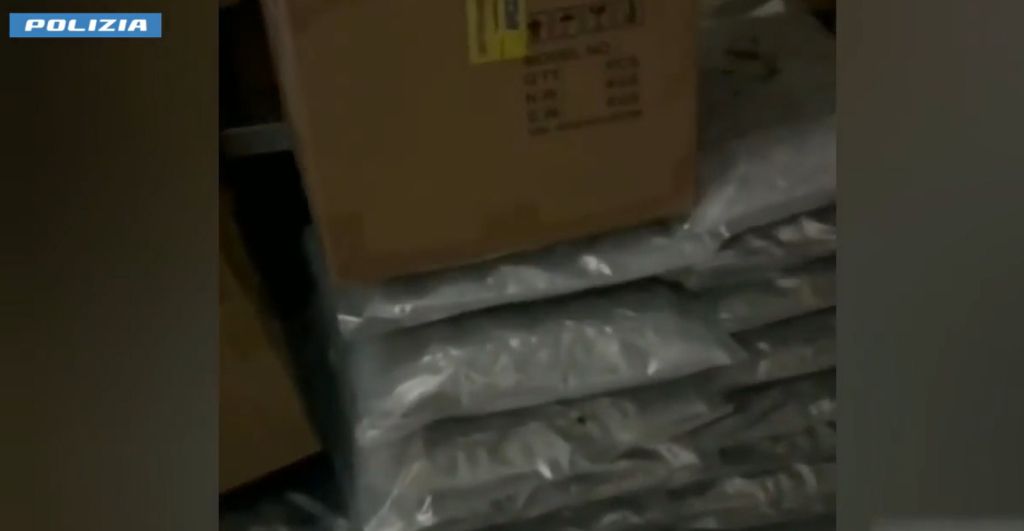 Torino, maxi sequestro stupefacenti. Oltre 110 kg di marijuana e hashish Torino, maxi sequestro stupefacenti. Oltre 110 kg di marijuana e hashish