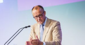 Merz non raggiunge la maggioranza nel Bundestag per diventare cancelliere al primo turno