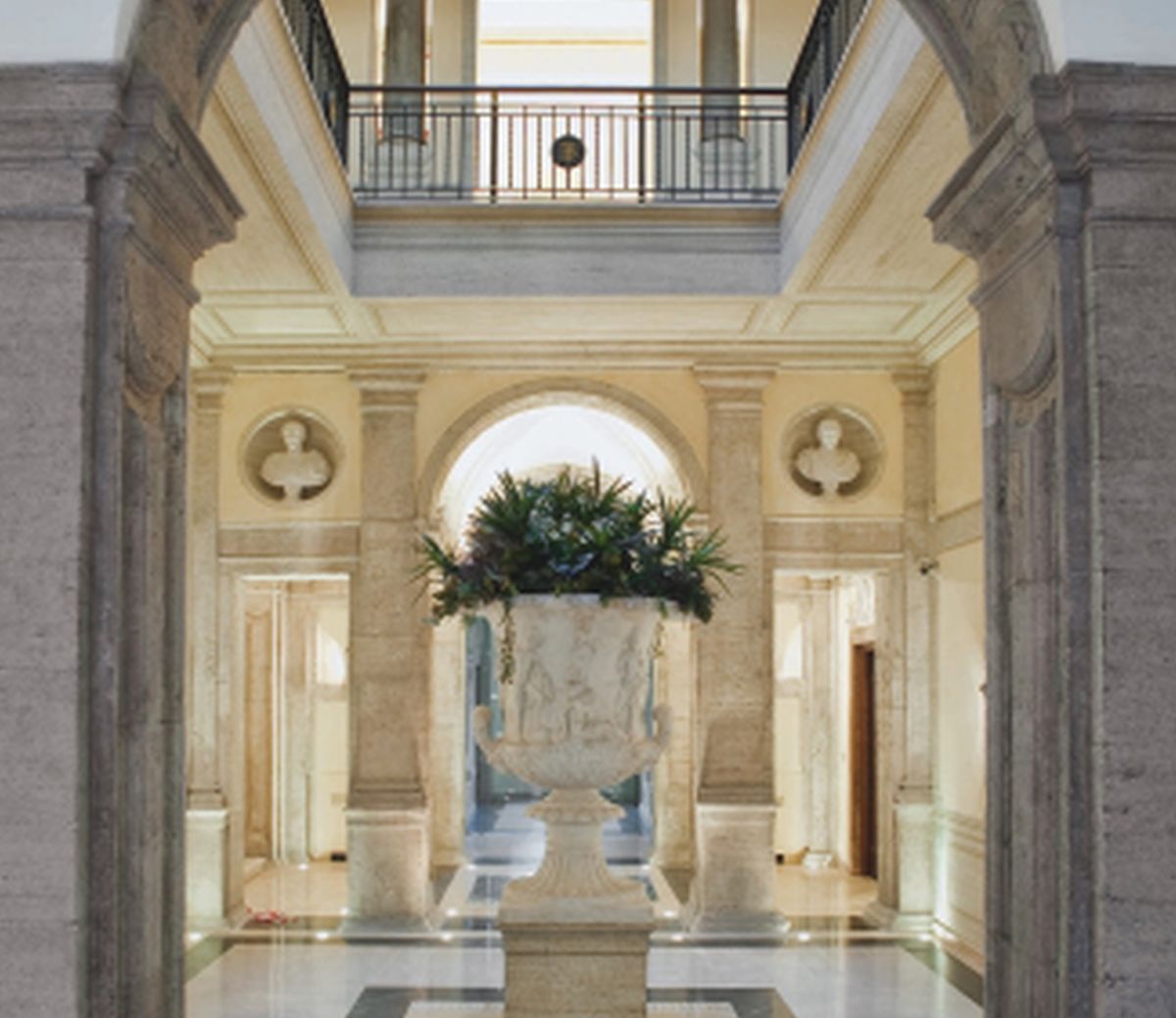 Banca del Fucino apre le porte del Palazzetto Baschenis Borghese Banca del Fucino apre le porte del Palazzetto Baschenis Borghese
