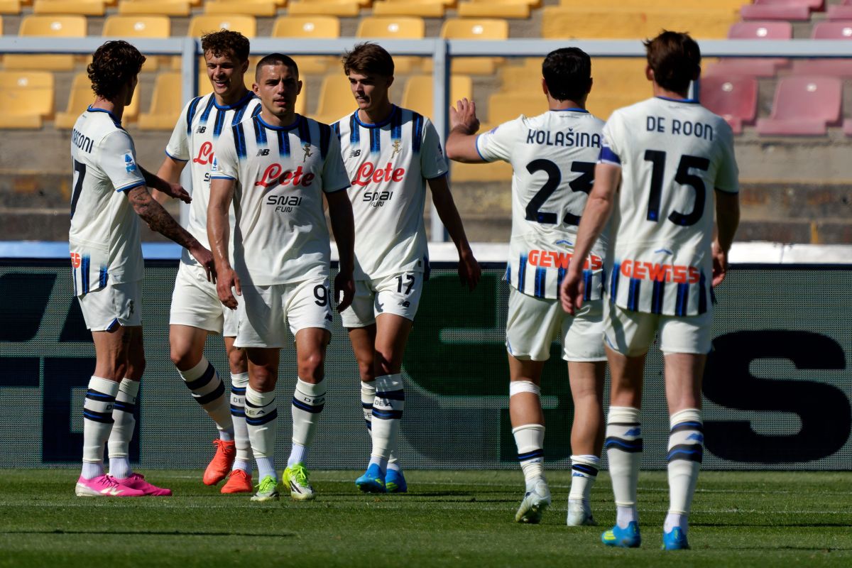 L’Atalanta vince a Lecce e accorcia su Como e Roma