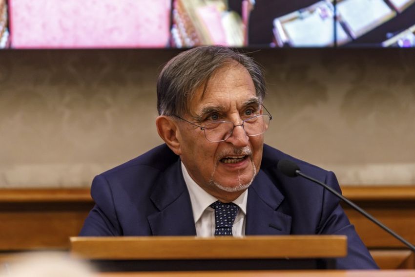 La Russa &ldquo;Il 25 aprile rifarei omaggio a partigiani e caduti Rsi&rdquo;