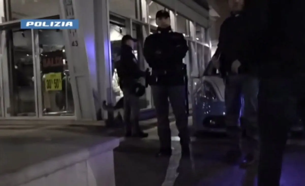 Operazione della Polizia in 26 citt&agrave;: 70 arresti,264 denunce e 19 armi sequestrate