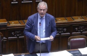 Carburanti, Urso “In caso di aumento prezzi misure specifiche e mirate”