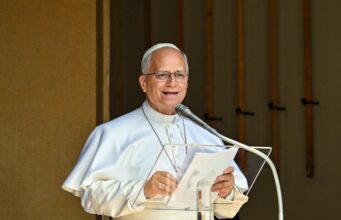 Papa “Dignità dei minori migranti calpestata, tutelarne diritti fondamentali”