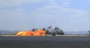 Missile Houthi su aeroporto di Riad, almeno 12 morti e oltre 300 feriti